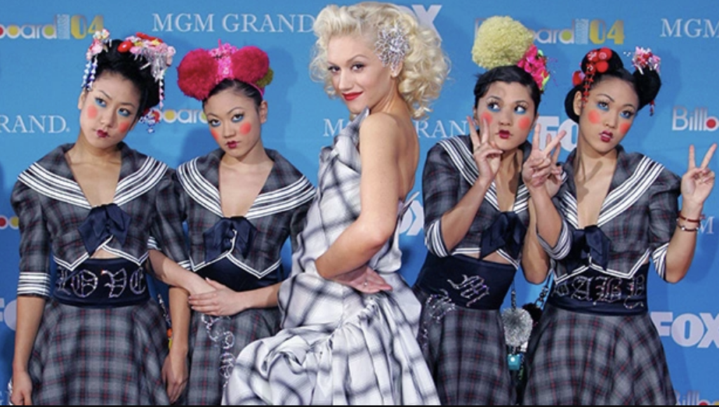 gwen stefani with harajuku girls dancers